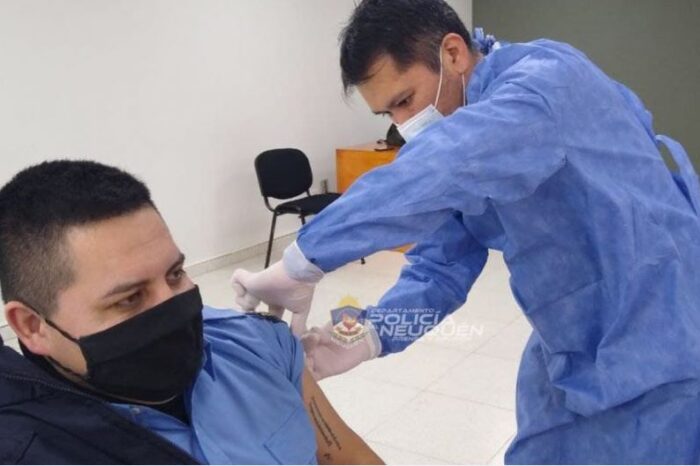 Operativo de vacunación antigripal para agentes de Policía