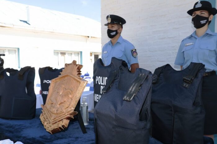 El gobierno autoriza la compra de mil chalecos antibalas para la Policía