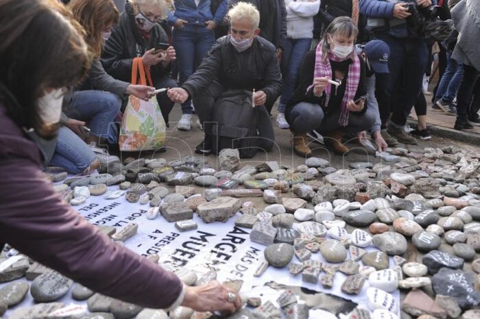 El Gobierno hará con las piedras dejadas un espacio en memoria de los fallecidos por Covid