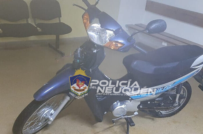 Cria. 16°: recuperan motocicleta sustraída de una casa.