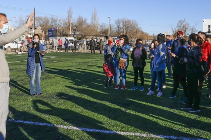 El barrio Don Bosco II ya cuenta con su cancha de césped sintético