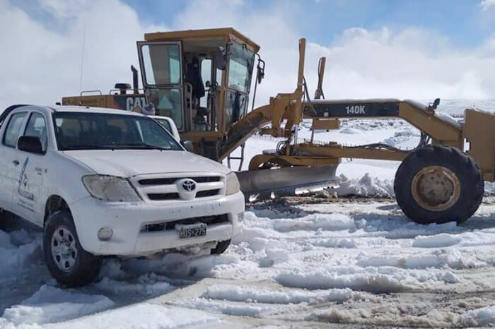 Vialidad trabaja para despejar la nieve de las rutas provinciales