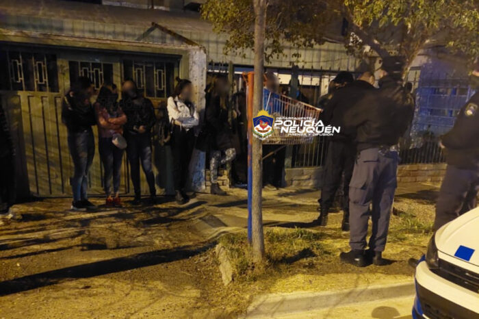 CRÍA 1ra: Desbaratan fiesta clandestina con más de 20 jóvenes