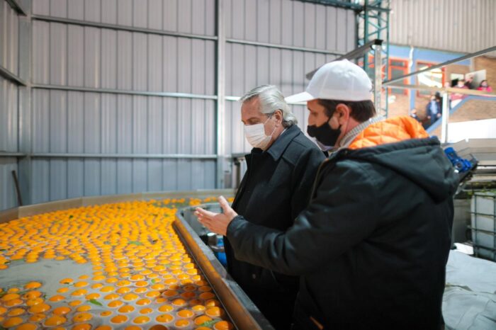 “El objetivo nuestro es dignificar el trabajo”, dijo el Presidente al presentar el plan de promoción del empleo registrado para 250 mil trabajadores rurales