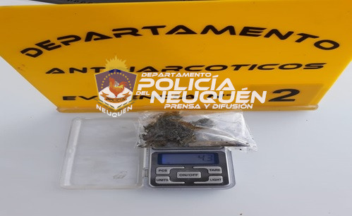 Cría.1° Dos demorados con estupefaciente