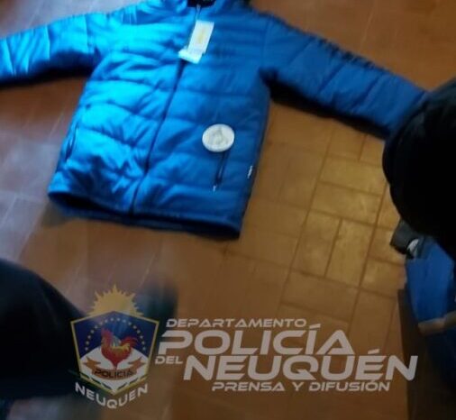 CRÍA 14°: Allanamientos con demorados y el secuestro de prendas de vestir y una tumbera