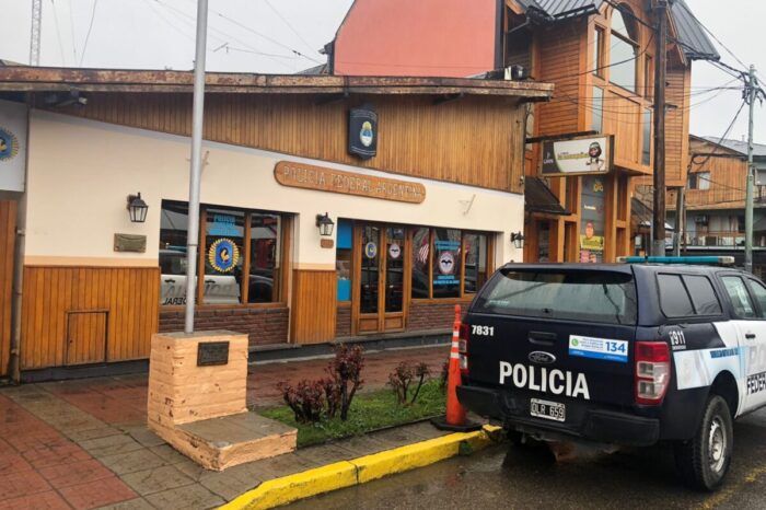 Personal de Policía Federal demora un sujeto, con pedido de paradero