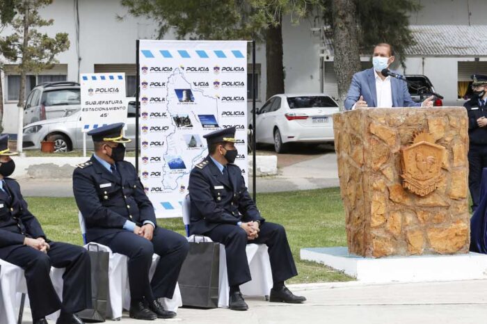 El gobernador asistió al acto de comisarios que culminaron capacitación de ascenso