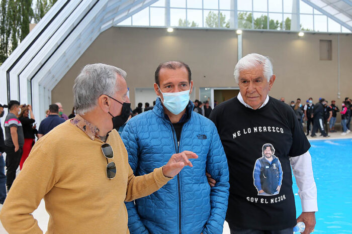 Gutiérrez participó de la inauguración del Centro Recreativo de petroleros en Centenario
