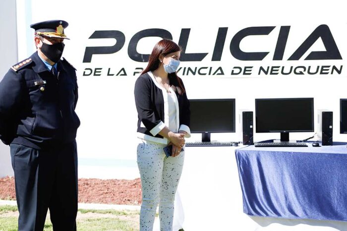Merlo entregó equipamiento a distintas unidades de trabajo de Policía