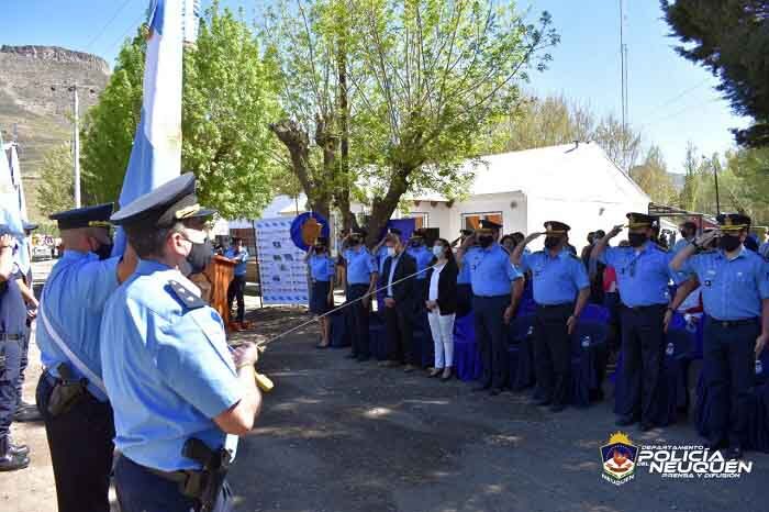 Acto por el Centenario de Comisaría 33° El Huecú