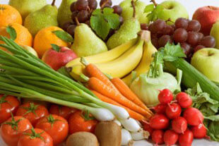 Solo 6 de cada 100 argentinos consumen las cinco porciones diarias de frutas y verduras necesarias