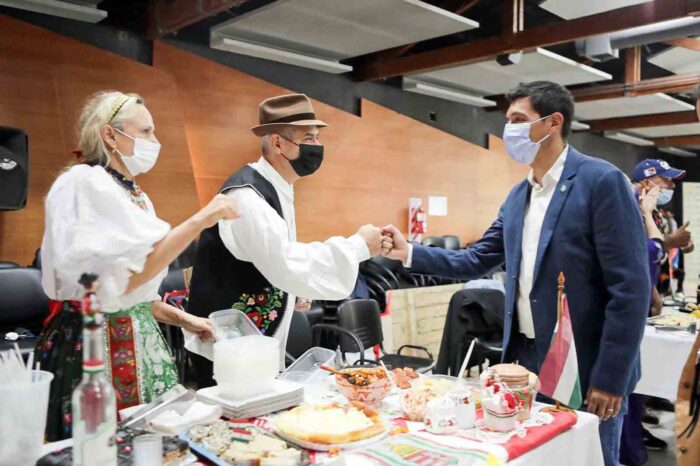 Arranca la Feria de las Colectividades en la Legislatura