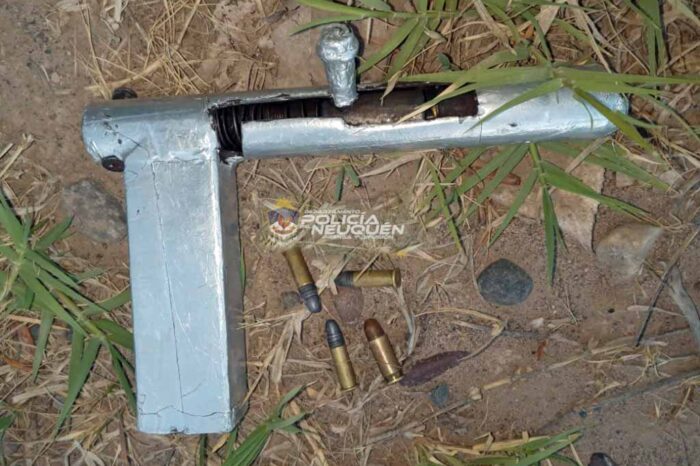 Joven circulaba con un un arma de fuego tipo tumbera, un cuchillo, habría efectuado disparos y fue  demorado