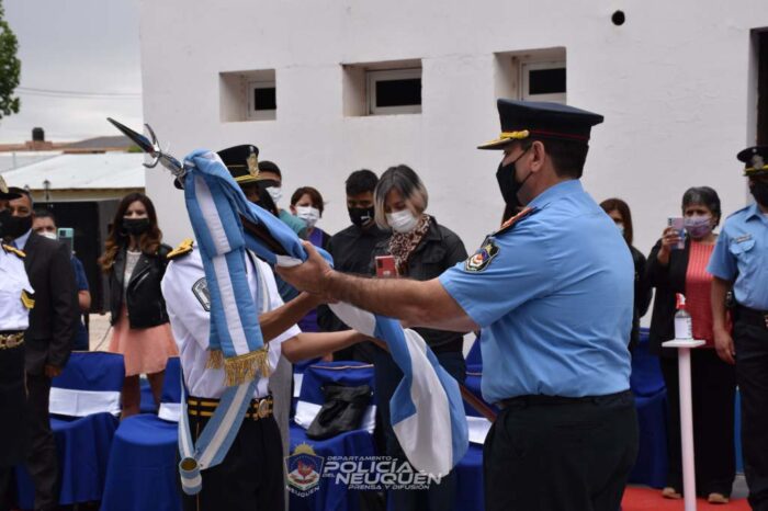 Acto imposición de jerarquías, cambio de bandera y armamento a cadetes destacados 2021