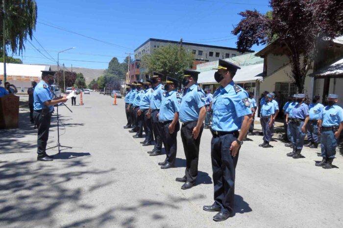 Acto puesta en cargo a nuevos Jefes dependientes de la Dirección Seguridad Interior Junín de los Andes