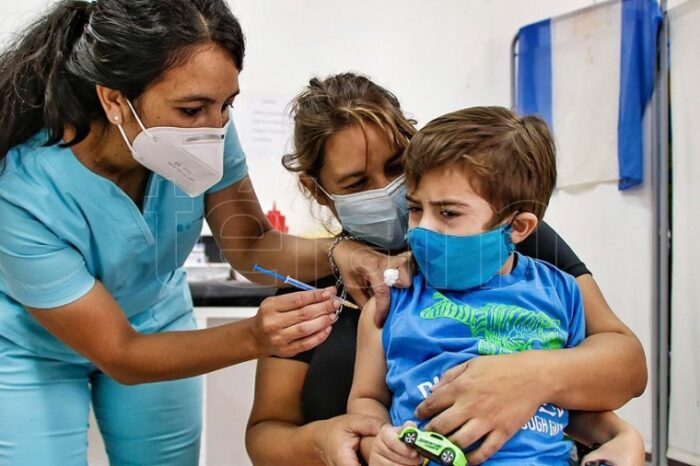 El Garrahan pide a los pediatras prescribir la vacuna contra el Covid