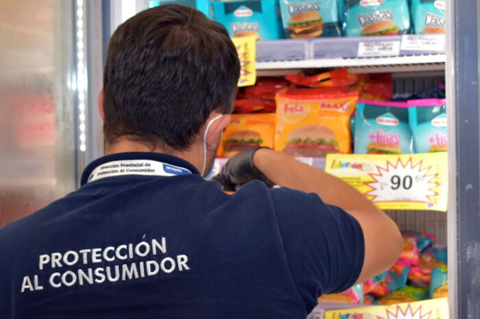 Más de 13 mil productos vencidos fueron retirados de las góndolas durante el año pasado