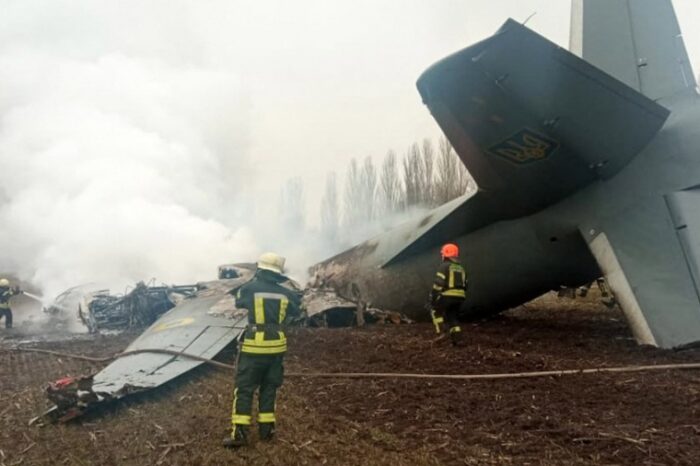 La OTAN no enviará tropas a Ucrania, pero activa planes de defensa en su periferia