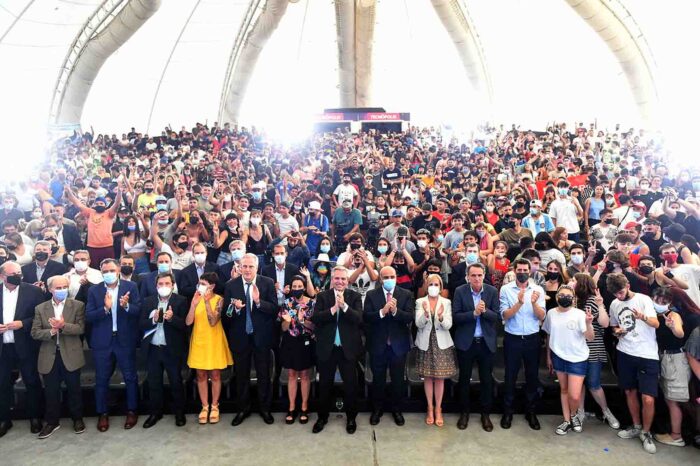 Gutiérrez participó del acto por las nuevas escuelas técnicas