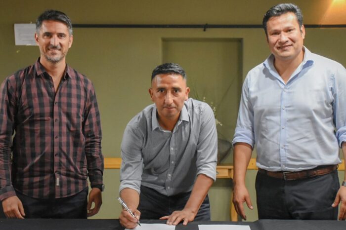 Firmaron convenios con el municipio de Piedra del Águila