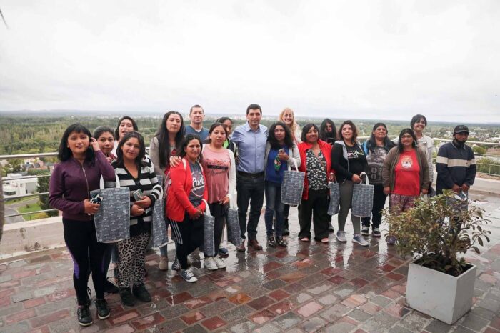 Koopmann recibió a mujeres de la comunidad mapuche Catalán y comprometió apoyo a proyecto solidario de construcción de viviendas