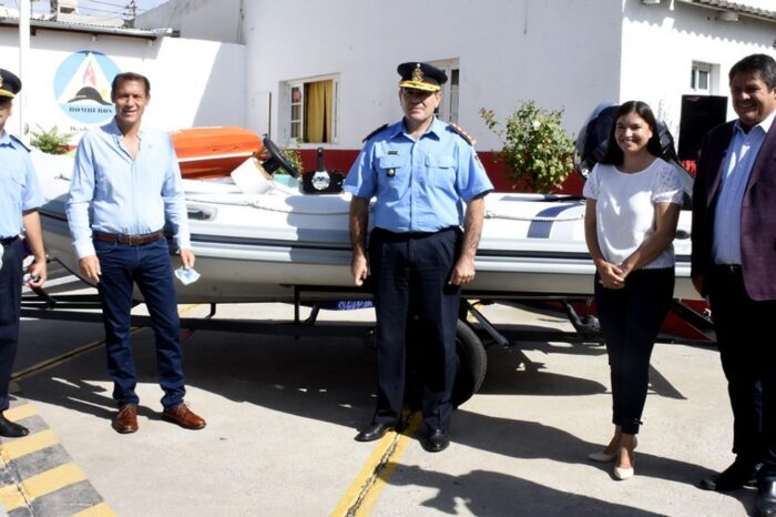 Gutiérrez entregó equipamiento a bomberos de la Policía
