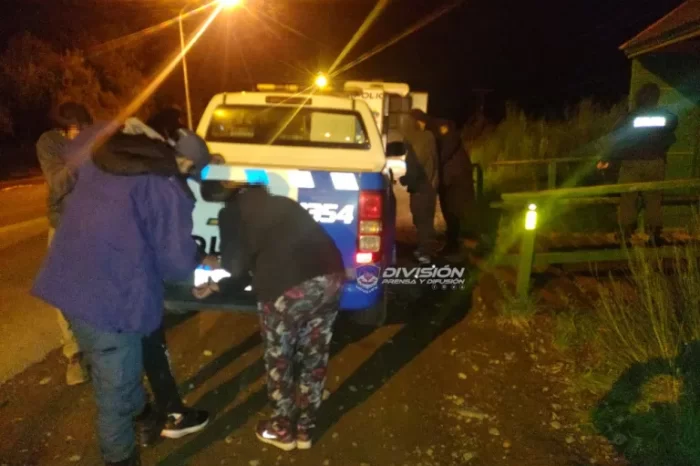 Rápido accionar policial permite detener a individuos tras perpetrar un robo y darse luego a la fuga