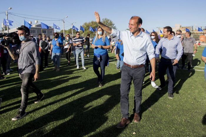 Se inauguró una cancha de césped sintético en las 127 Hectáreas de Neuquén capital