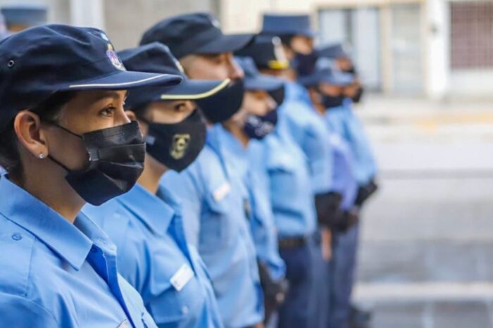 En la Policía, la licencia por maternidad no influirá en los ascensos