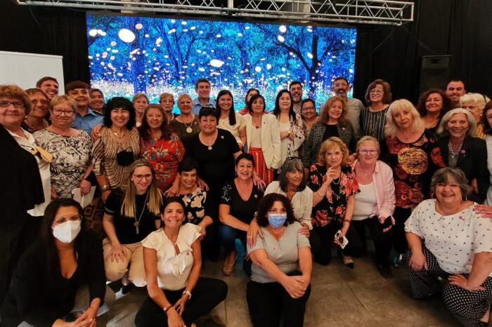Homenaje a mujeres retiradas de la fuerza policial