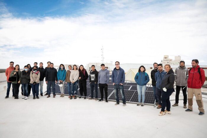 <strong>Estudiantes de Ingeniería de la UNCo recorrieron los paneles solares de la Legislatura</strong>
