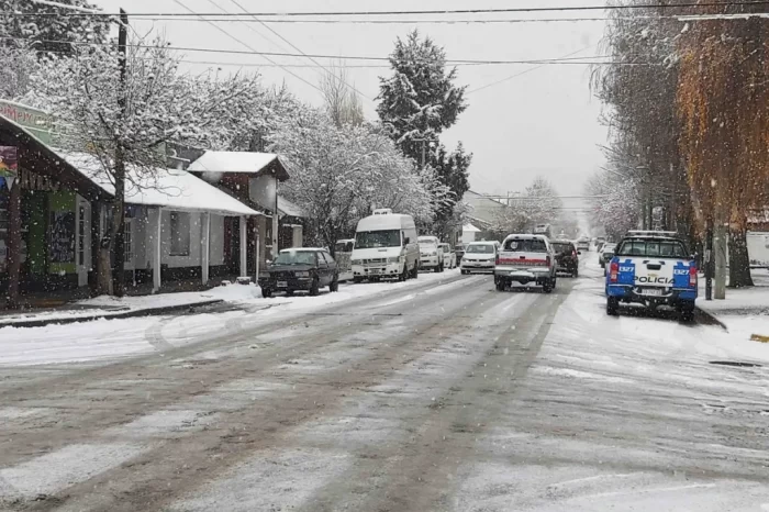 Alerta por fuertes vientos, lluvias y nevadas en la zona cordillerana