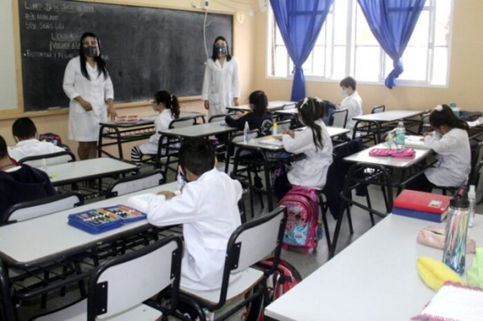 El gobierno insistirá con la extensión del horario en las escuelas