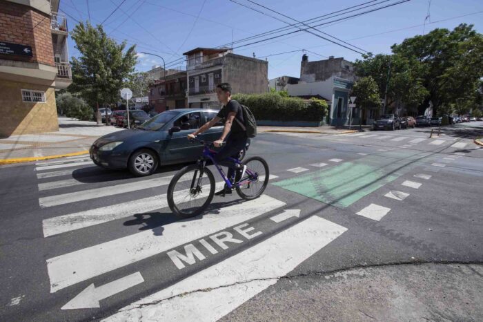 Seguridad vial: se renuevan casi 30 mil metros cuadrados de calles con asfalto sustentable