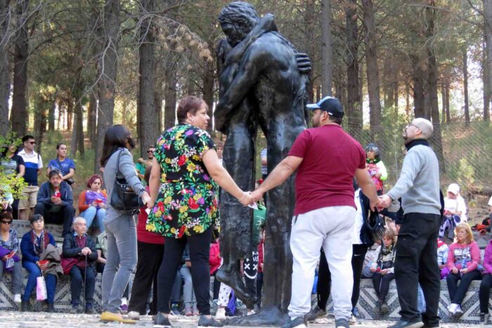 Se realizó el Vía Crucis en Parque Vía Christi, ante gran cantidad de peregrinos