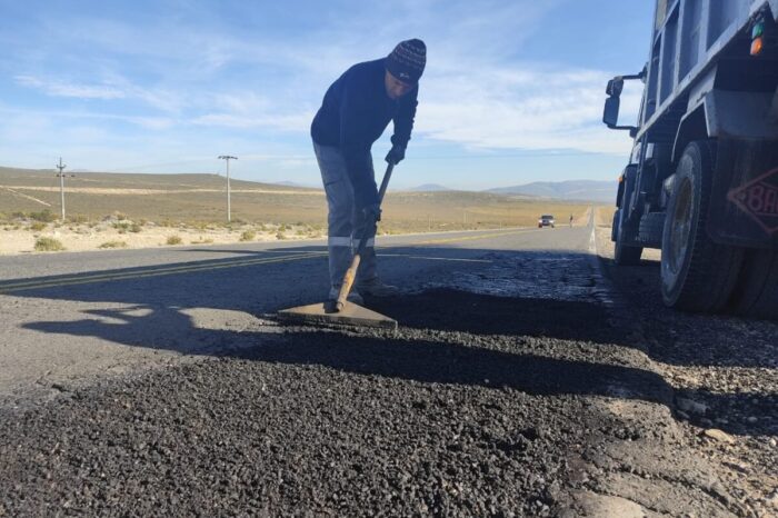 Por tareas de mantenimiento transitar con precaución en la Ruta Nacional N°40