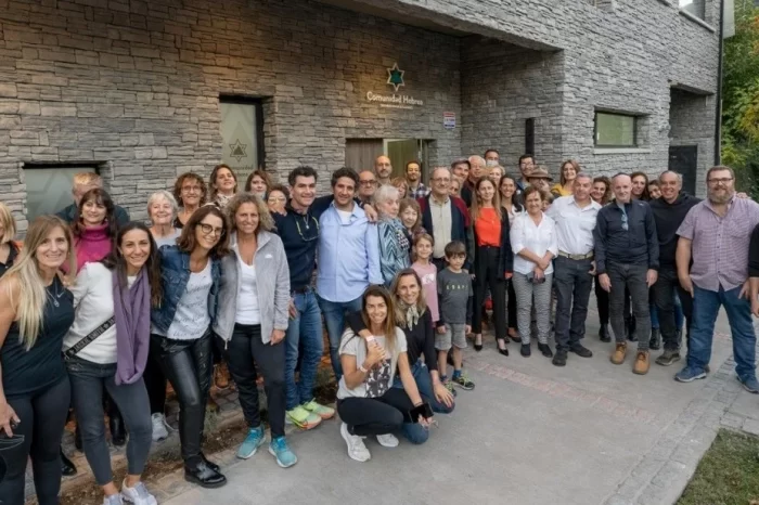 Después de 37 años abre una sinagoga en la Patagonia y buscan un rabino