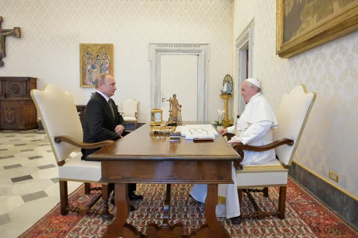 El papa Francisco dijo que el posible origen de la invasión de Putin a Ucrania fueron “los ladridos de la OTAN a las puertas de Rusia”