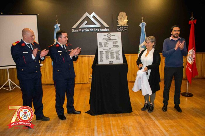 San Martín de los Andes: Ayer se realizó el acto protocolar por el dia del bombero y el 70 aniversario de la Asociación Bomberos Voluntarios de esa localidad cordillerana