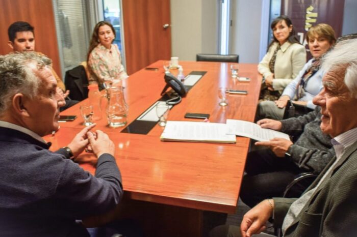 Acuerdo entre el IJAN y Desarrollo Social para distribuir estufas de bajo consumo