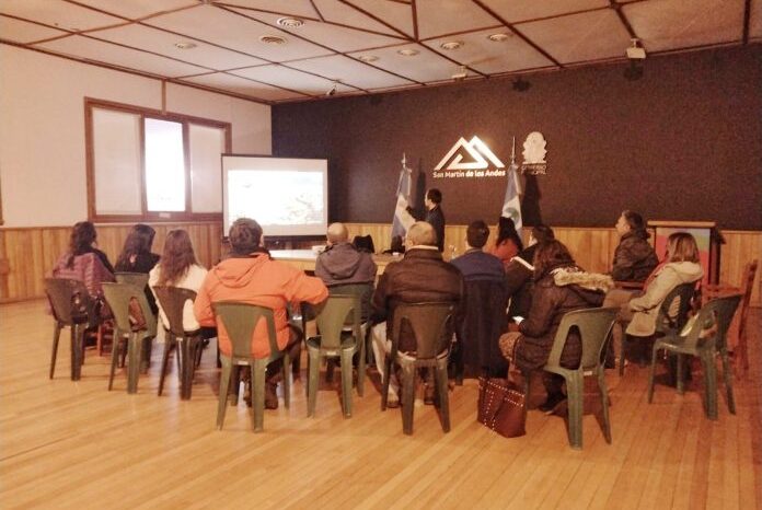 Capacitan sobre la “Ley Yolanda” de protección ambiental a funcionarios/as y trabajadores/as municipales