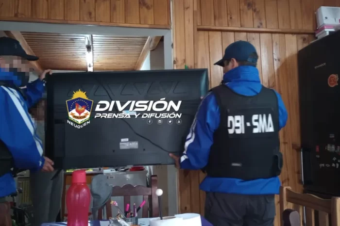 Allanamiento permitió el recupero de un tv robado y notifican a los moradores de la causa penal