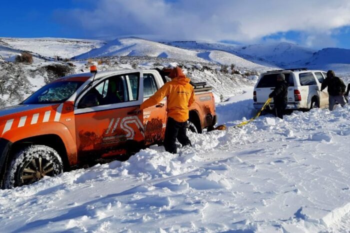 Nieve en la provincia: Asisten a ambulancias y transporte de cargas