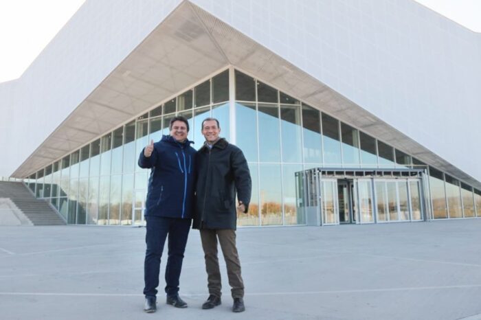 Gutiérrez recorrió la obra del Centro de Convenciones de Neuquén