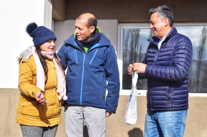 Entregaron viviendas a ocho familias de Huinganco