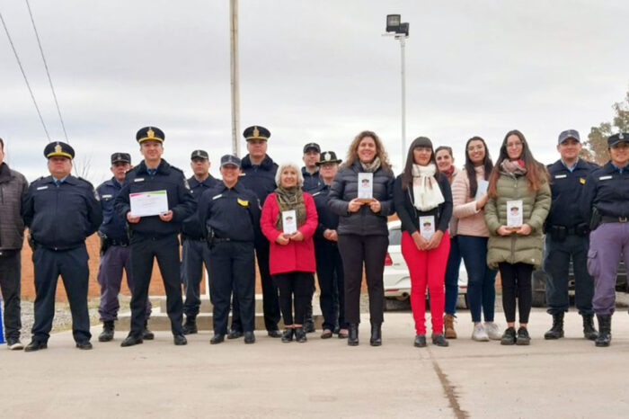 Capacitan a policías en prevención de violencia de género, ciberbullying y diversidad