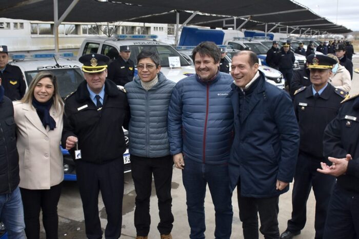 Gutiérrez entregó 34 nuevos vehículos para la Policía