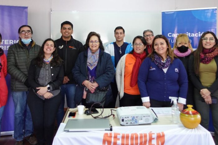 Capacitaron en atención al turista en Piedra del Águila