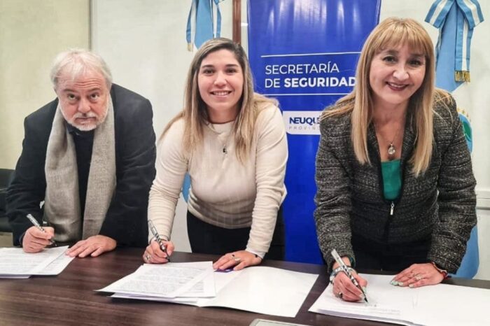 Protección al Consumidor y Defensoría del Pueblo firman acuerdo para fortalecer el servicio